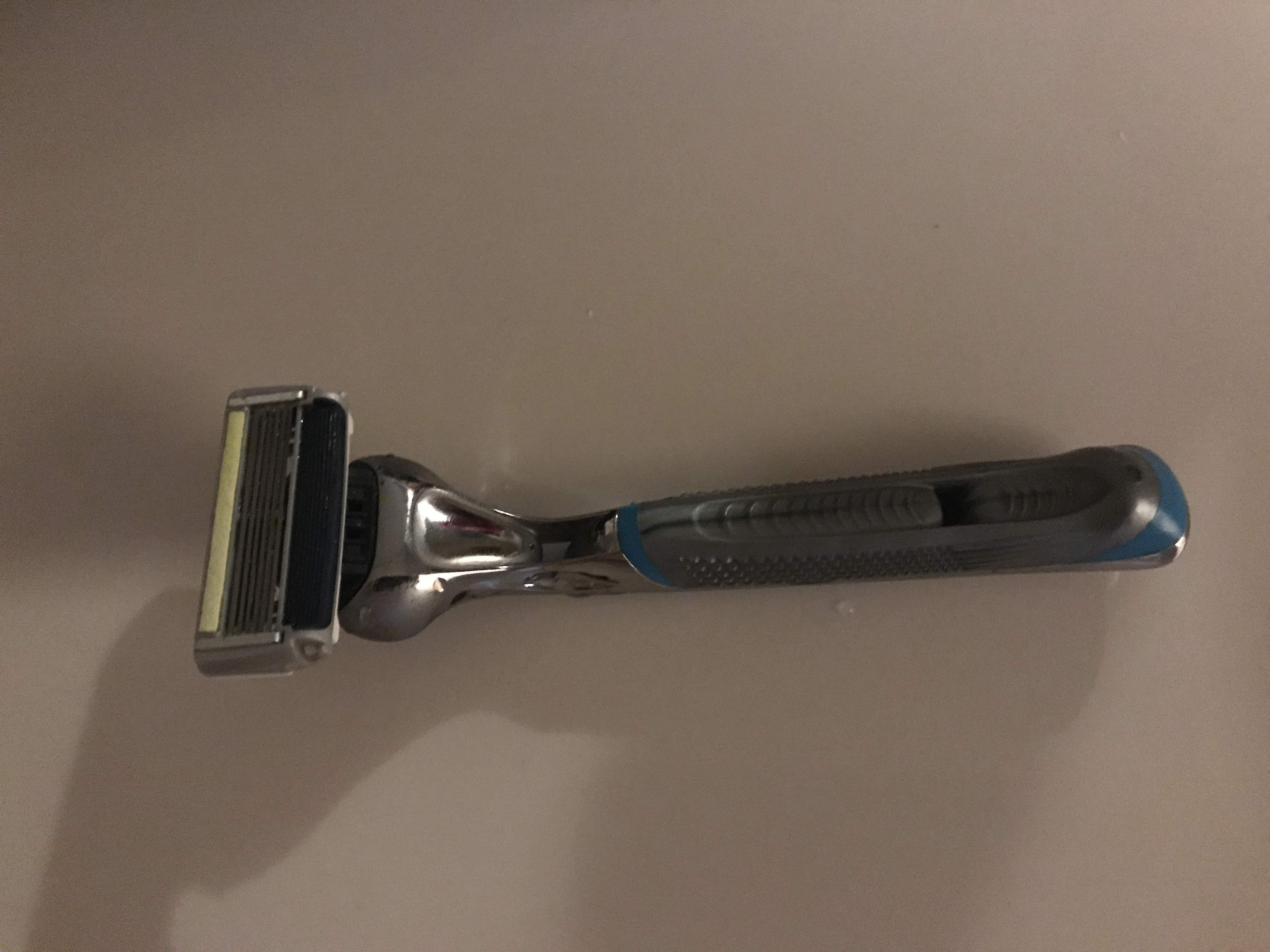 Razor Blades - Gillette vs Dollar Shave Club vs Harry's